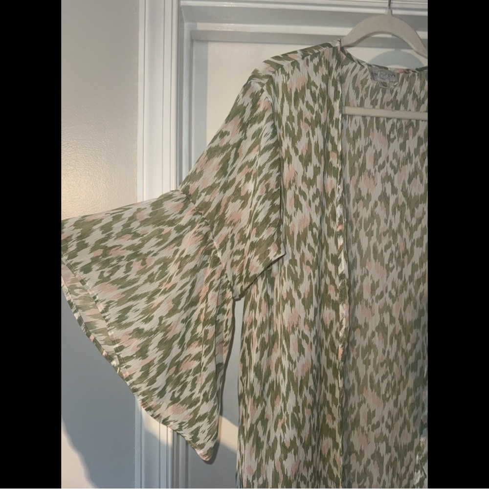 Green and Pink Patterned Kimono